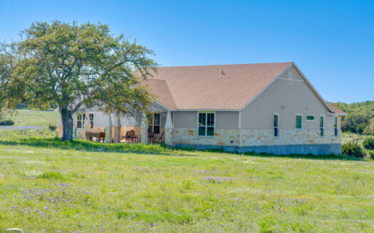 160 RED STAG COURT LAMPASAS, TX 76550